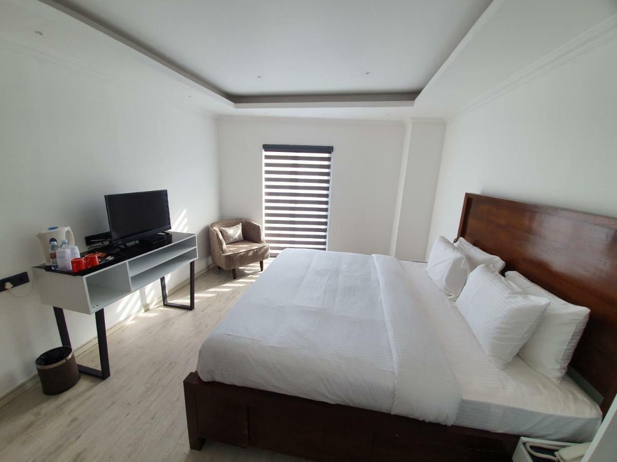 Hotel Bed Station 210 Kandy Exterior foto